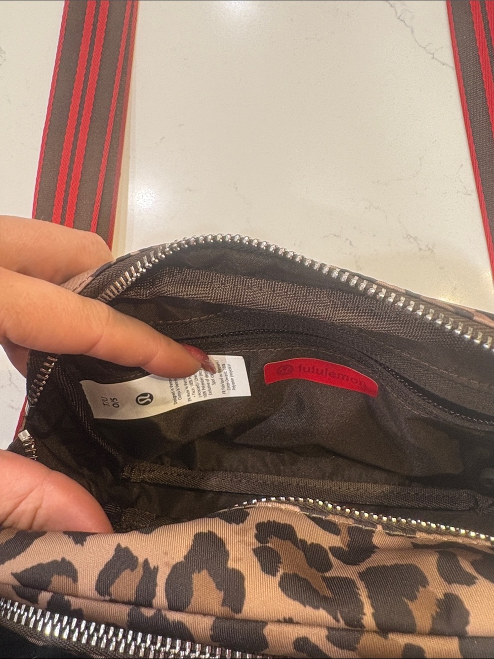 Lululemon Leopard Print Everywhere Crossbody Bag 2L - Picture 3 of 4